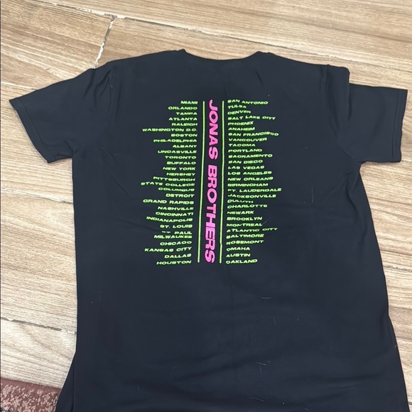 Jonas Brothers Tour Tee - Picture 3 of 3